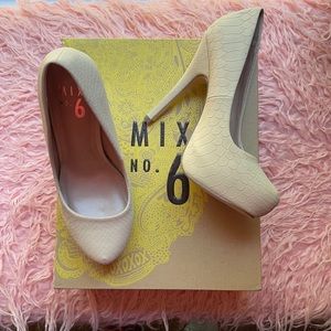 Mix No. 6 Sarti Bone Nude Alligator Print Pumps